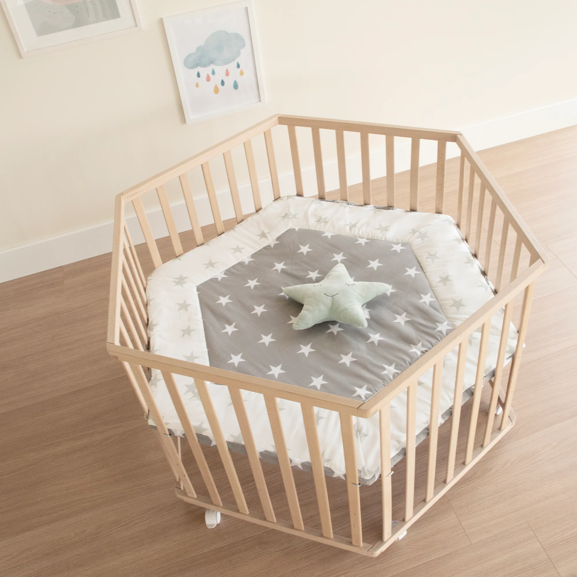 Laufgitter hexagonal mit Einlage im Design 'Little Stars' - Höhenverstellbar - Holz natur - Image 2