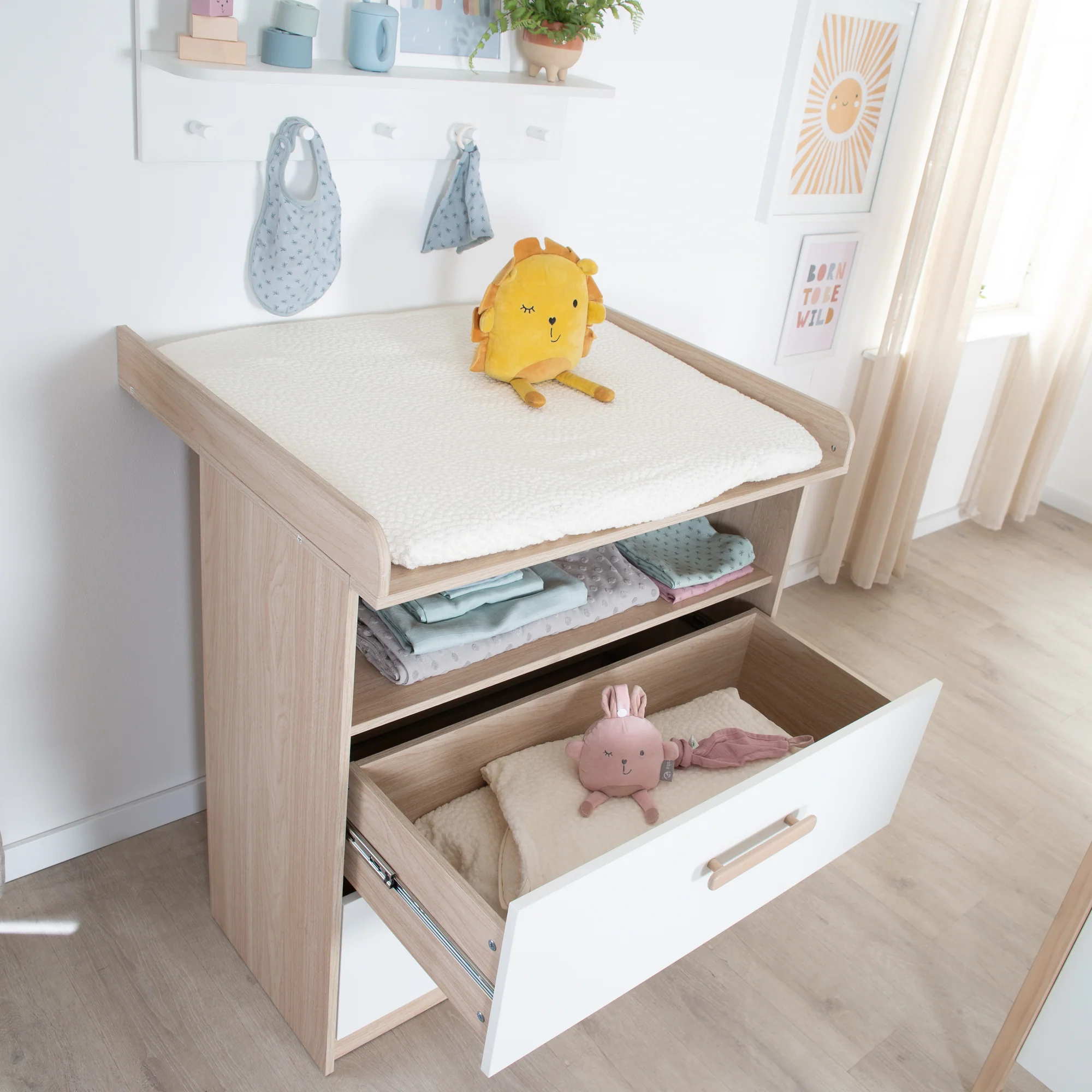 Babyzimmer Set Cabane 3-teilig in Hausoptik - Weiß / Dekor Eiche - Image 17