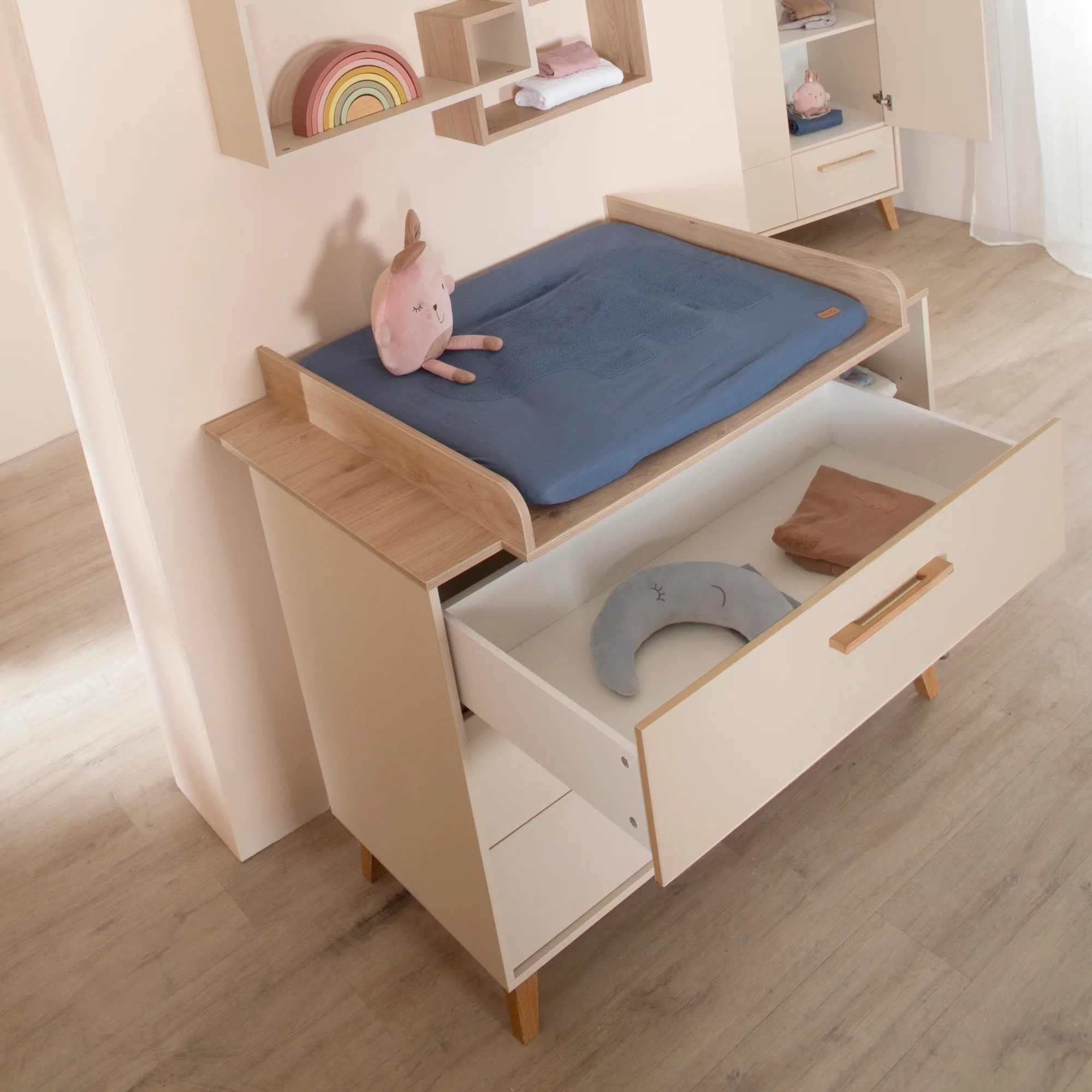 Babyzimmer 'Jil' 3-teilig - Gitterbett + Babykommode + Schrank - Cashmere / Chestnut - Image 7