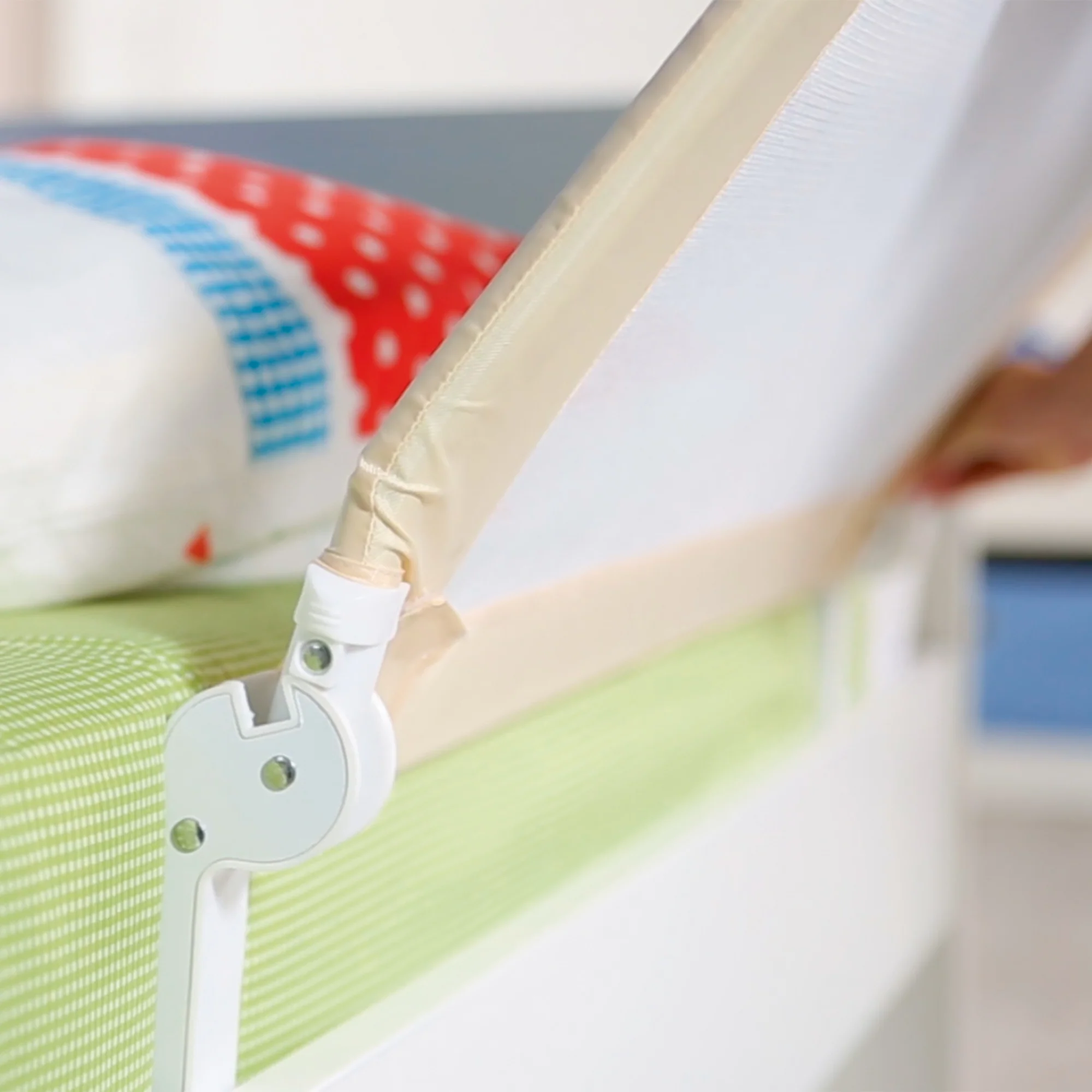 Bettschutzgitter 'Klipp-Klapp' 100 - 150 cm, klappbar, für Babys & Kinder, beige - Image 5
