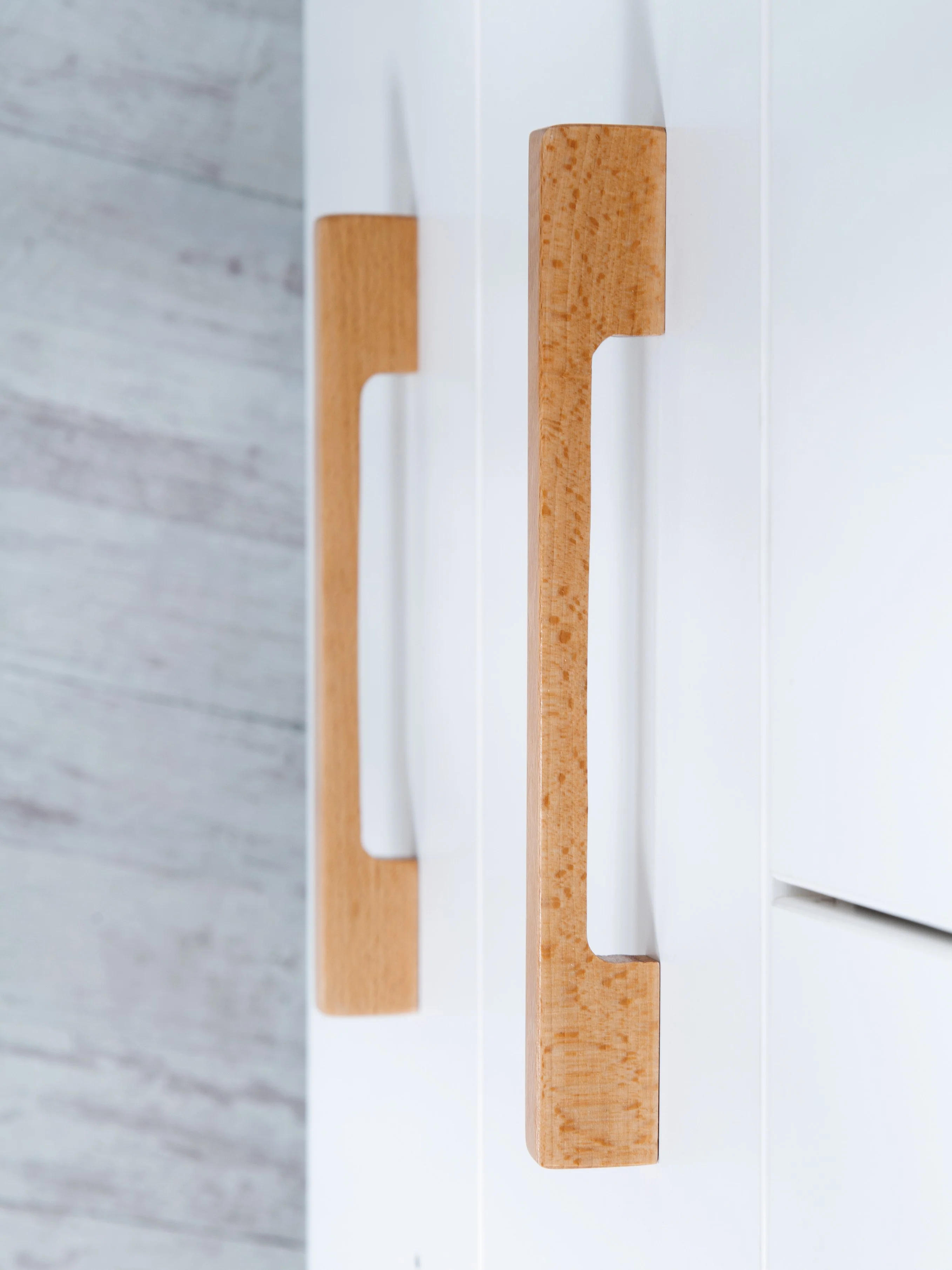 Kleiderschrank 'Finn', 3 Türen, 2 Schubladen, weiß, mit Soft Close-Technik, Drehtürenschrank - Image 6