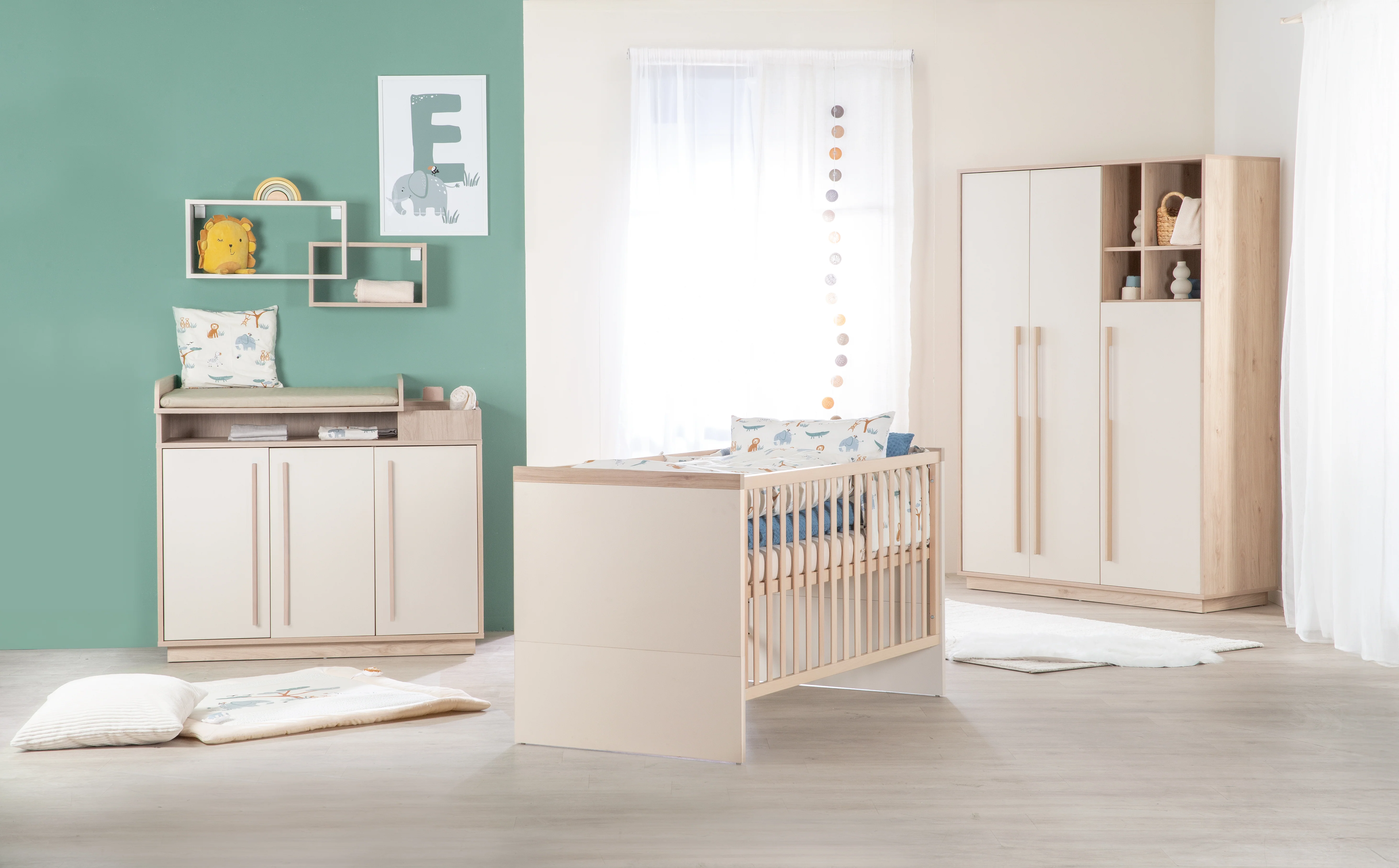 Kleiderschrank 'Elva' 3-türig mit offenem Fach - Soft-Close - Cashmere / Virginia Chestnut - Image 4