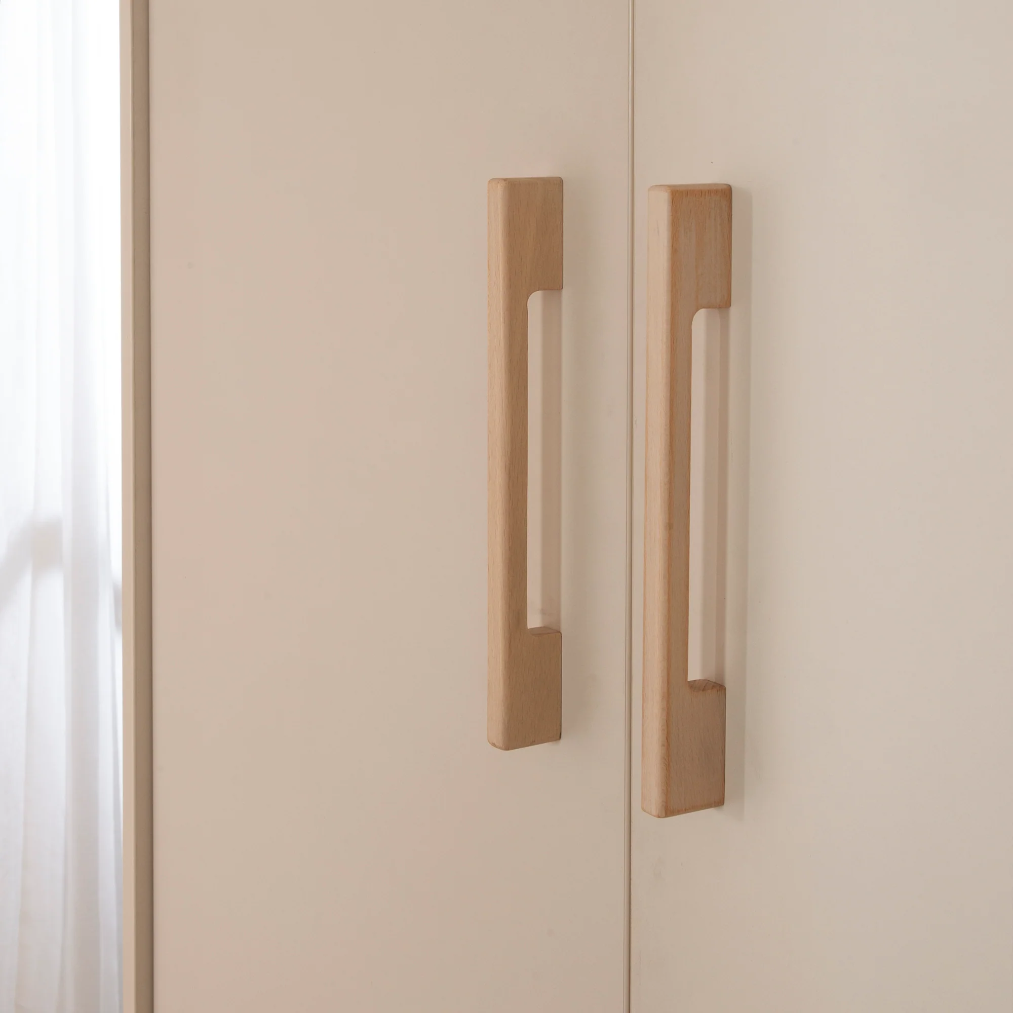 Kleiderschrank 'Jil' 3-türig mit 2 Schubladen - Cashmere / Chestnut - Image 10