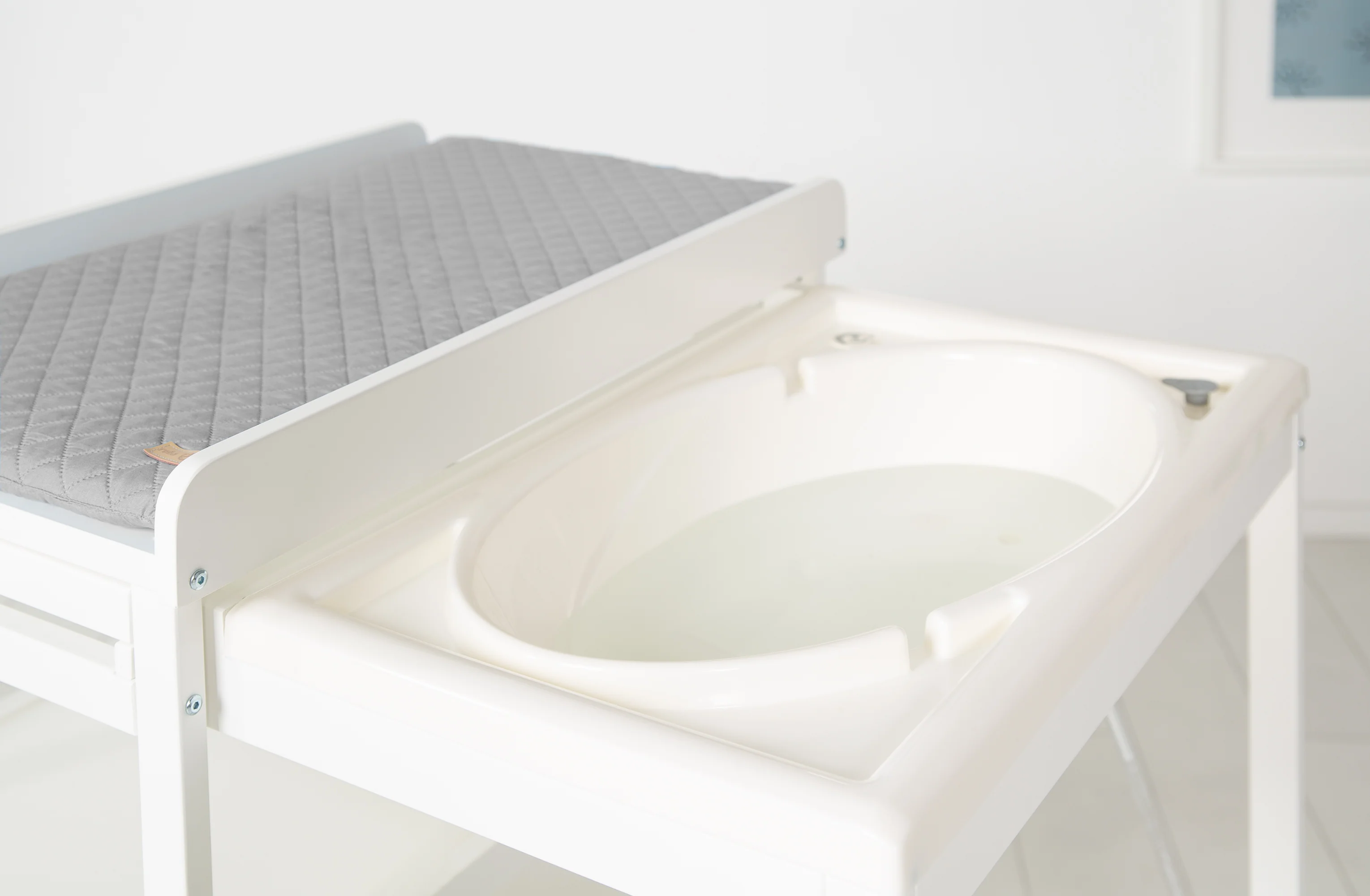 Bade-Wickel-Kombi 'Baby Pool' weiß inkl. Wickelauflage 'roba Style', ausziehbare Wanne - Image 19