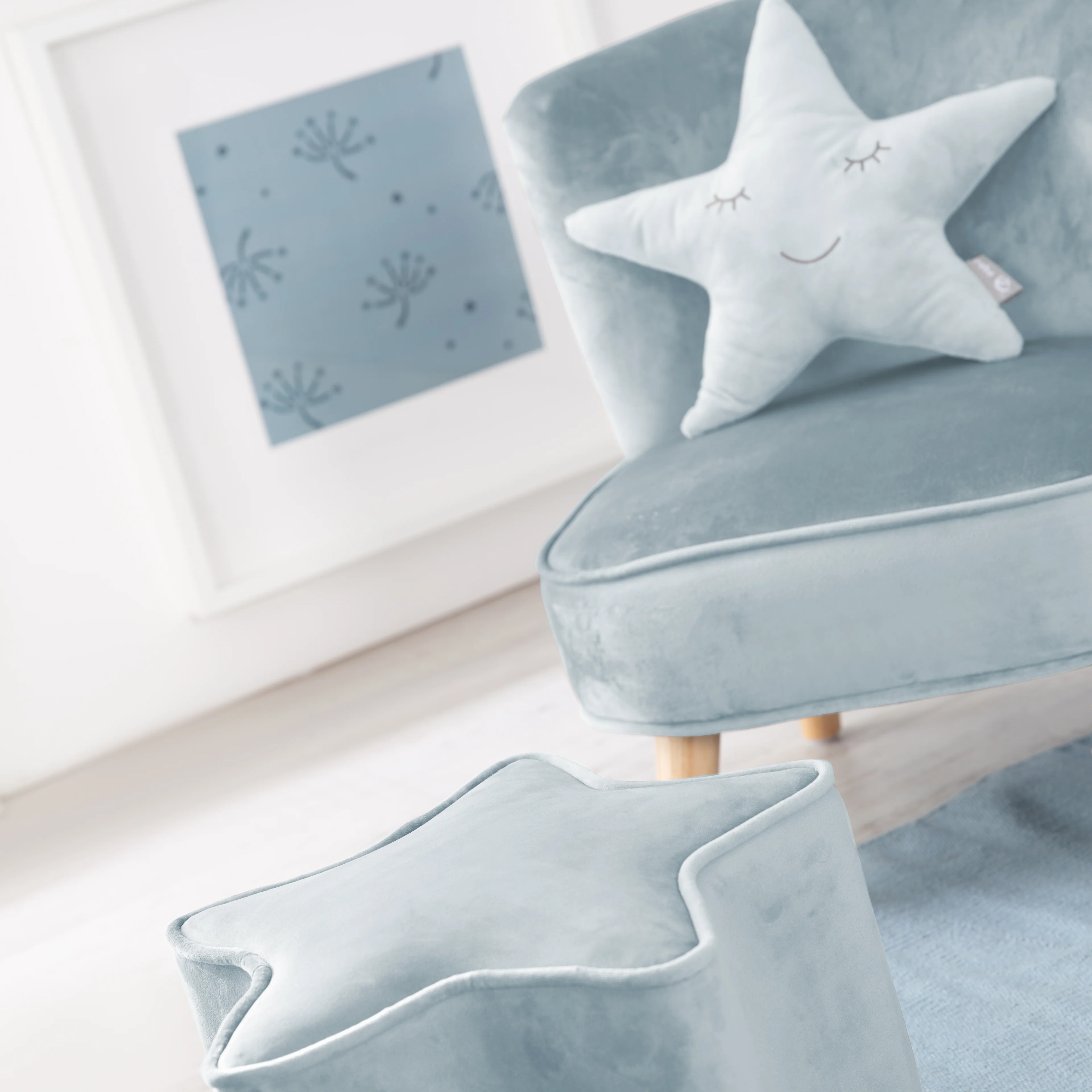 Bundle 'Lil Sofa' inkl. Kindersofa, Sternenhocker & Dekokissen Stern in hellblau/sky - Image 3