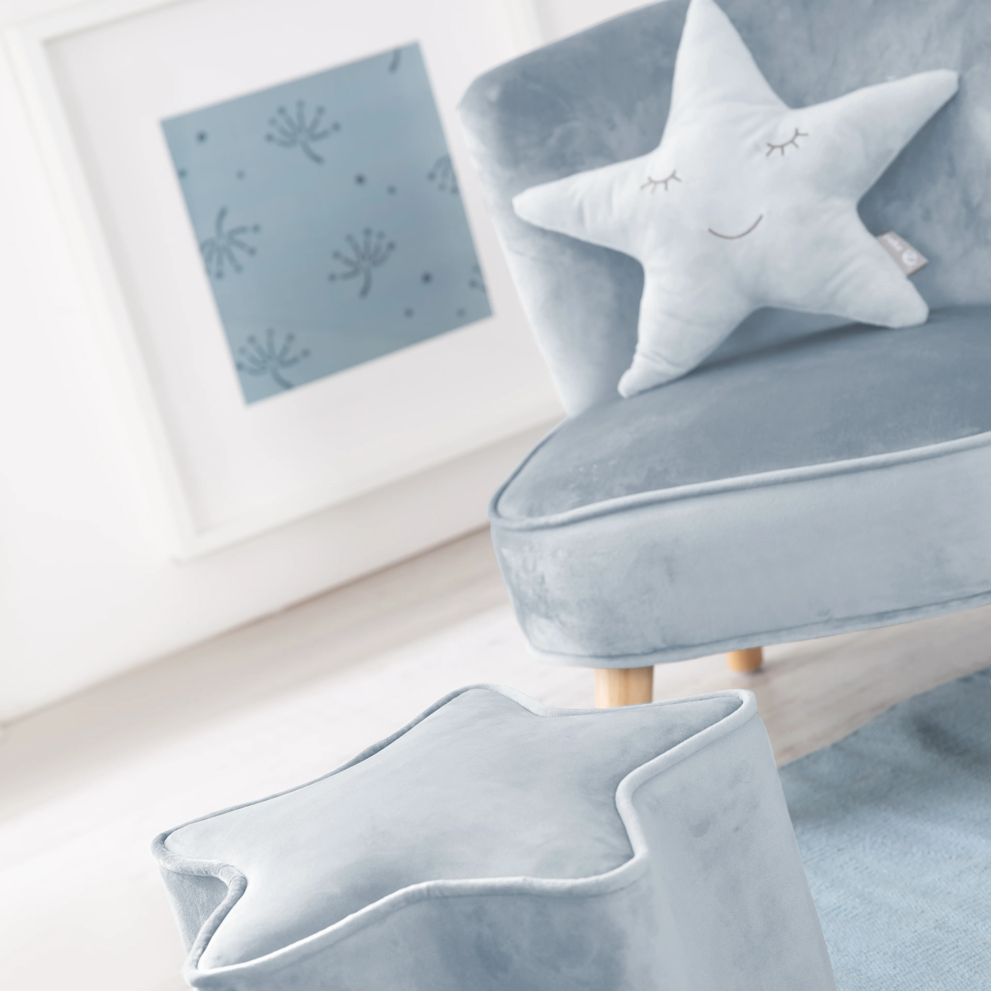 Bundle 'Lil Sofa' inkl. Kindersessel, Sternenhocker & Dekokissen Stern in hellblau/sky - Image 3