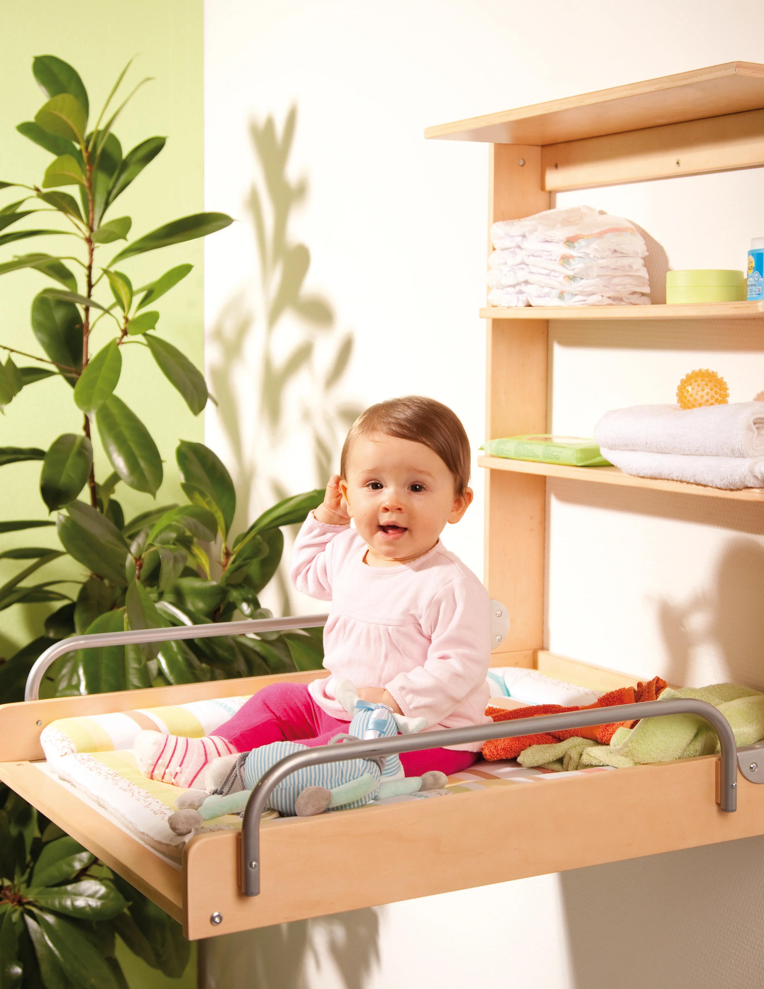 Wandwickelregal, klappbares Wickelregal, natur inkl. Wickelunterlage 'Dschungelbaby' - Image 6