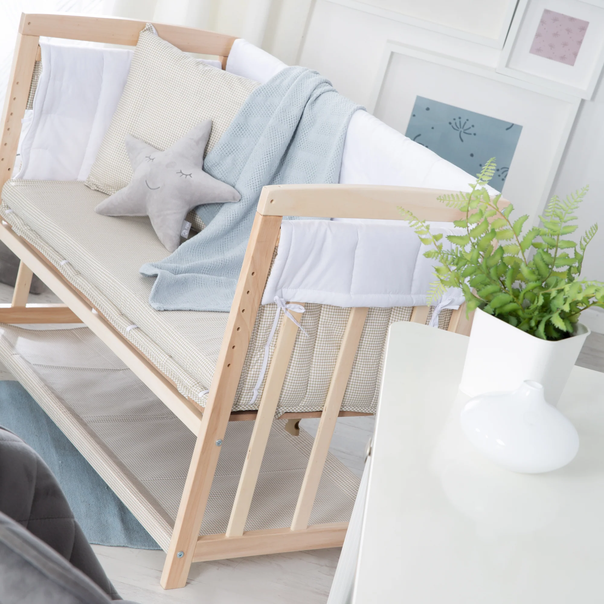 Stuben- & Beistellbett 'Liebhabär' 4 in 1, Babybett, Wiege & Kinderbank aus Buchenholz - Image 9