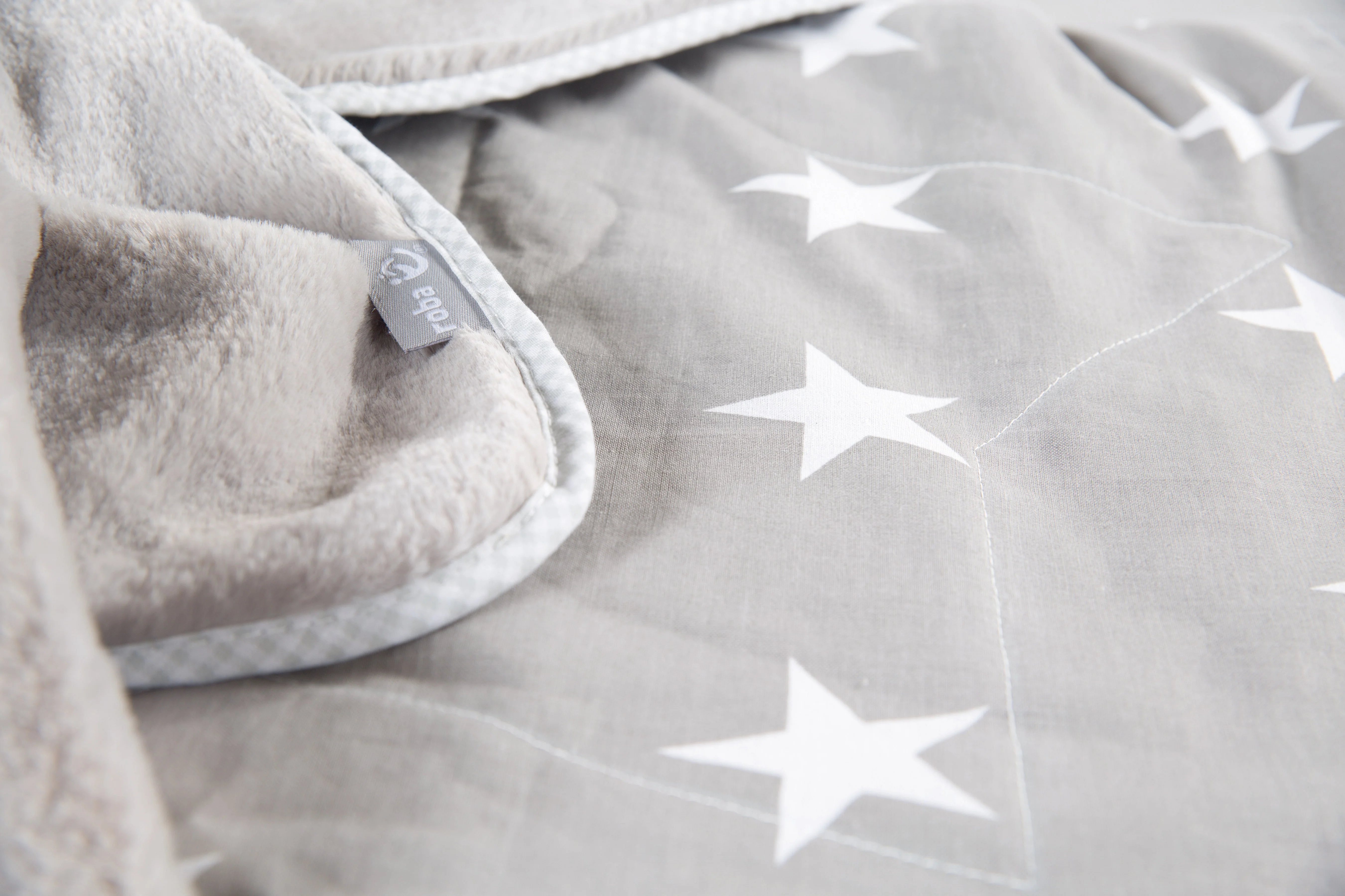 Babydecke 'Little Stars', 2-seitig: 1x super weich, warm & flauschig, 1x 100 % Baumwolle - Image 5