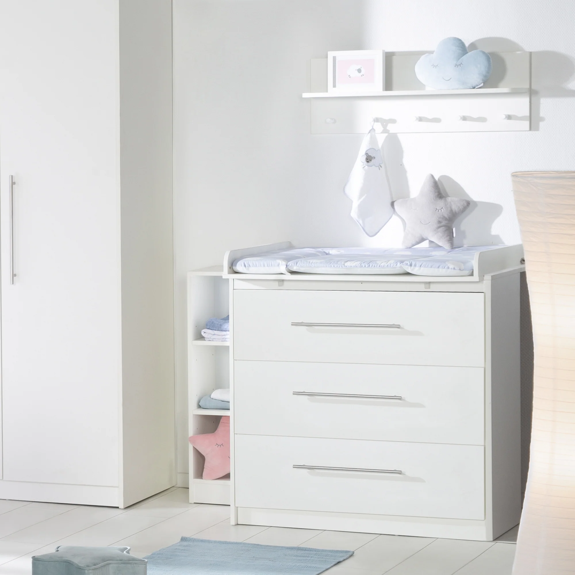Möbelset 'Maren' 2-teilig - Kombi-Bett 70x140 + Wickelkommode schmal - Weiß - Image 4