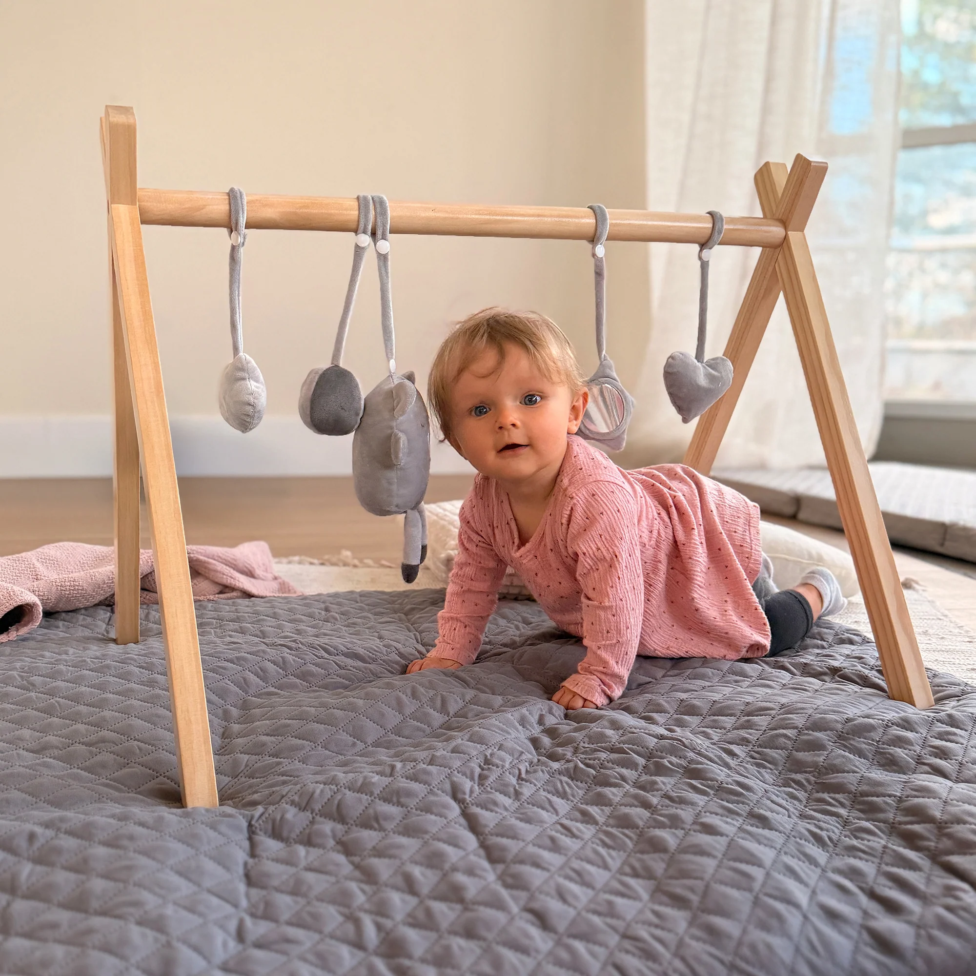 Baby-Spieltrapez nach Montessori-Prinzip  - Spiel- & Greiftrainer aus Holz - Natur - Image 5