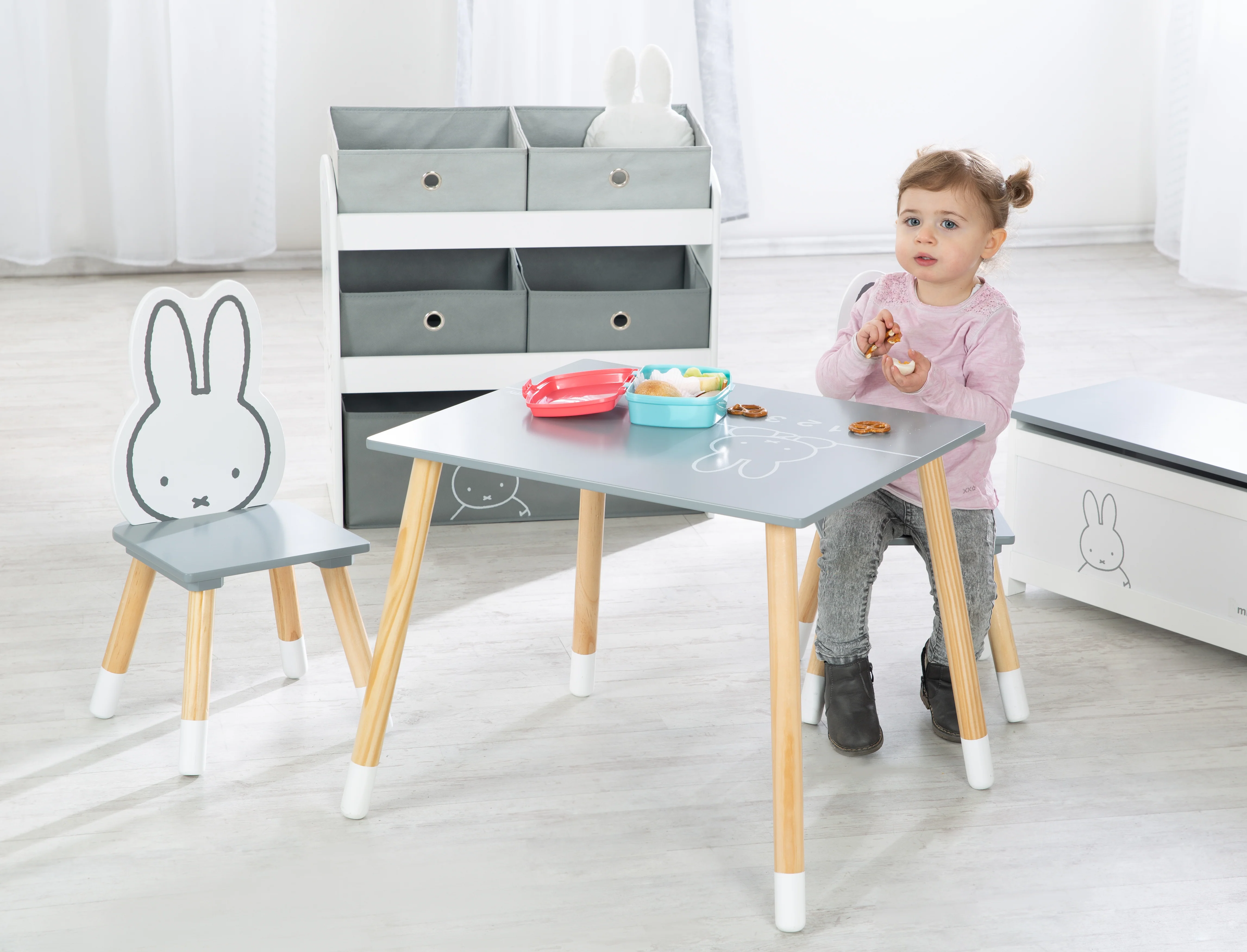 Kindersitzgruppe 'miffy®', 2 Kinderstühlen & 1 Tisch, Holz, dunkelgrau/ weiß lackiert - Image 8
