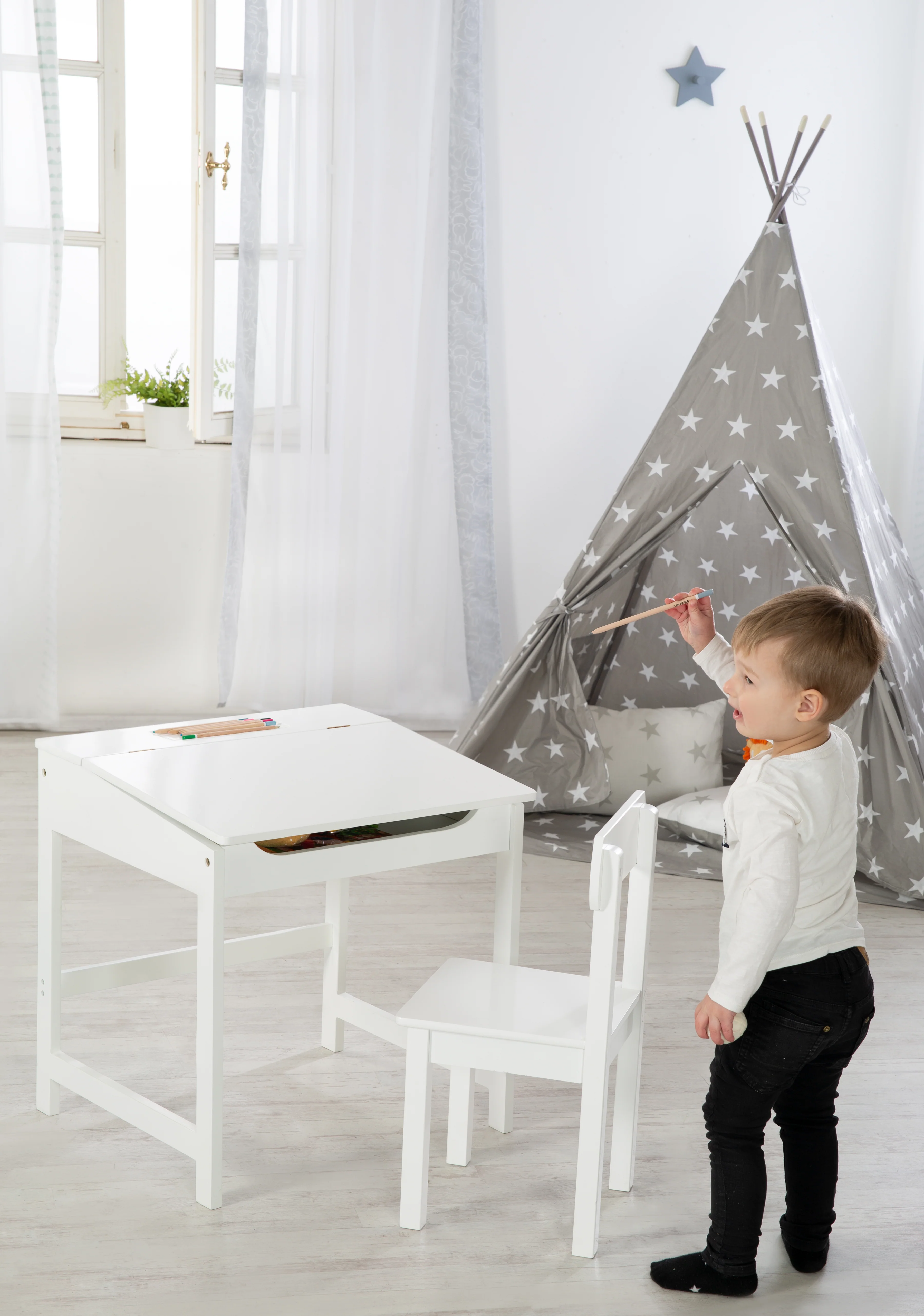 Schulpult mit Stuhl, hochklappbarer Tischplatte mit Dämpfungsbeschlägen, gefräste Ablagerillen - Image 11