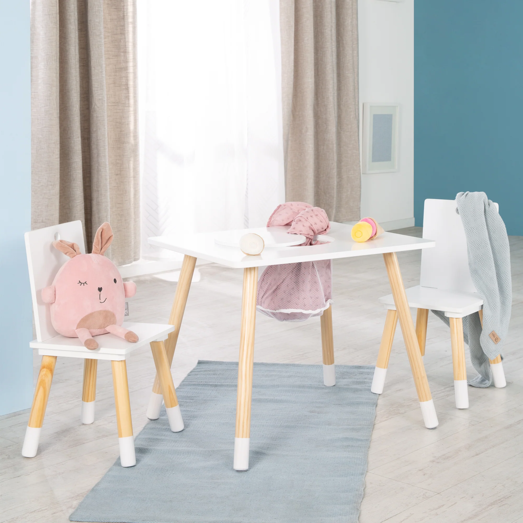 Kindersitzgruppe, Set aus Stühlen & Tisch, Holz weiß lackiert, inkl. Aufbewahrungsnetz - Image 2