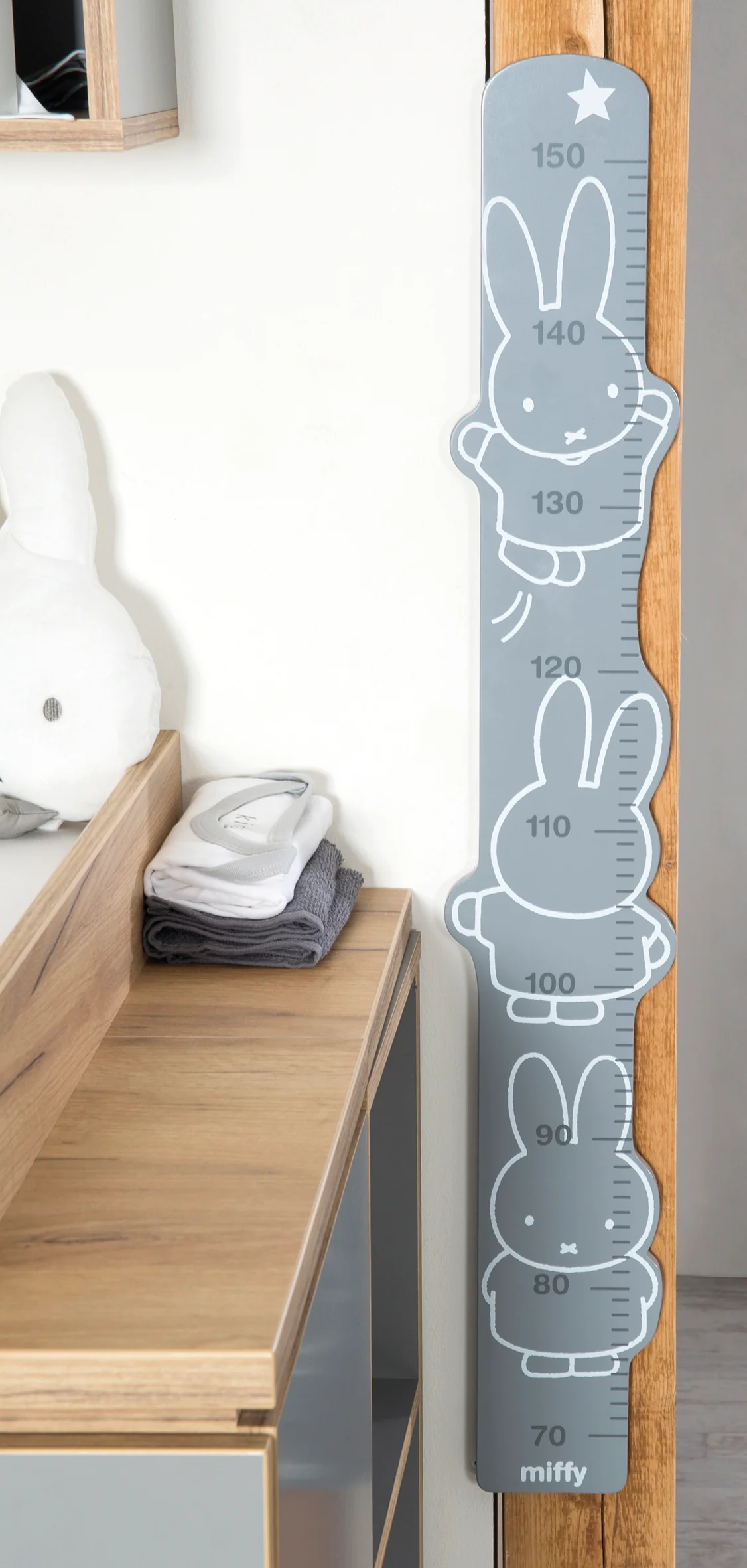 Messlatte 'miffy®', bedruckt, Skala von 70 cm bis 150 cm für Kinder, weiß/grau - Image 3
