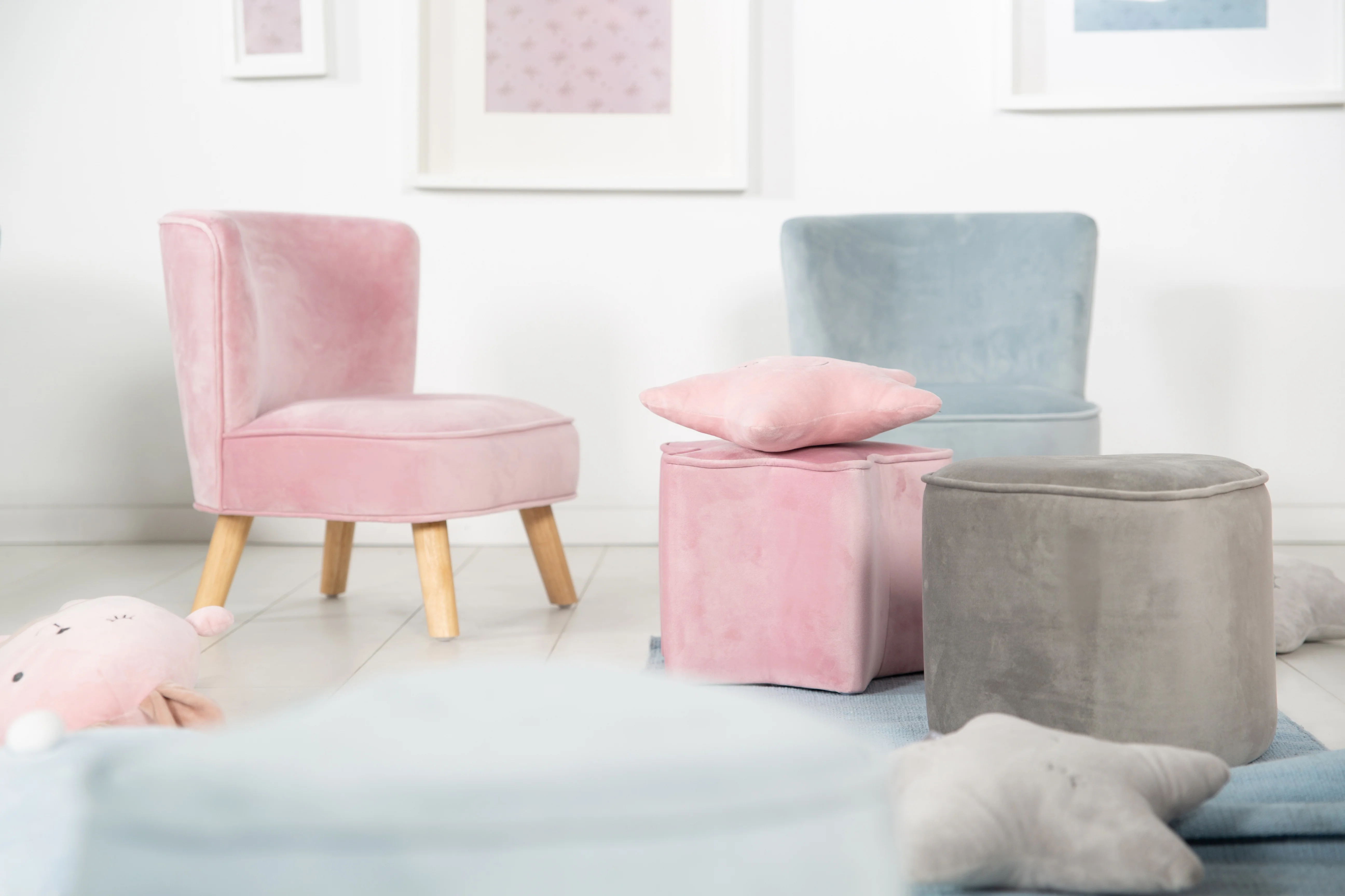 Kindersessel 'Lil Sofa', bequemer Sessel mit stabilen Holzfüßen und Samtstoff in Mauve - Image 3