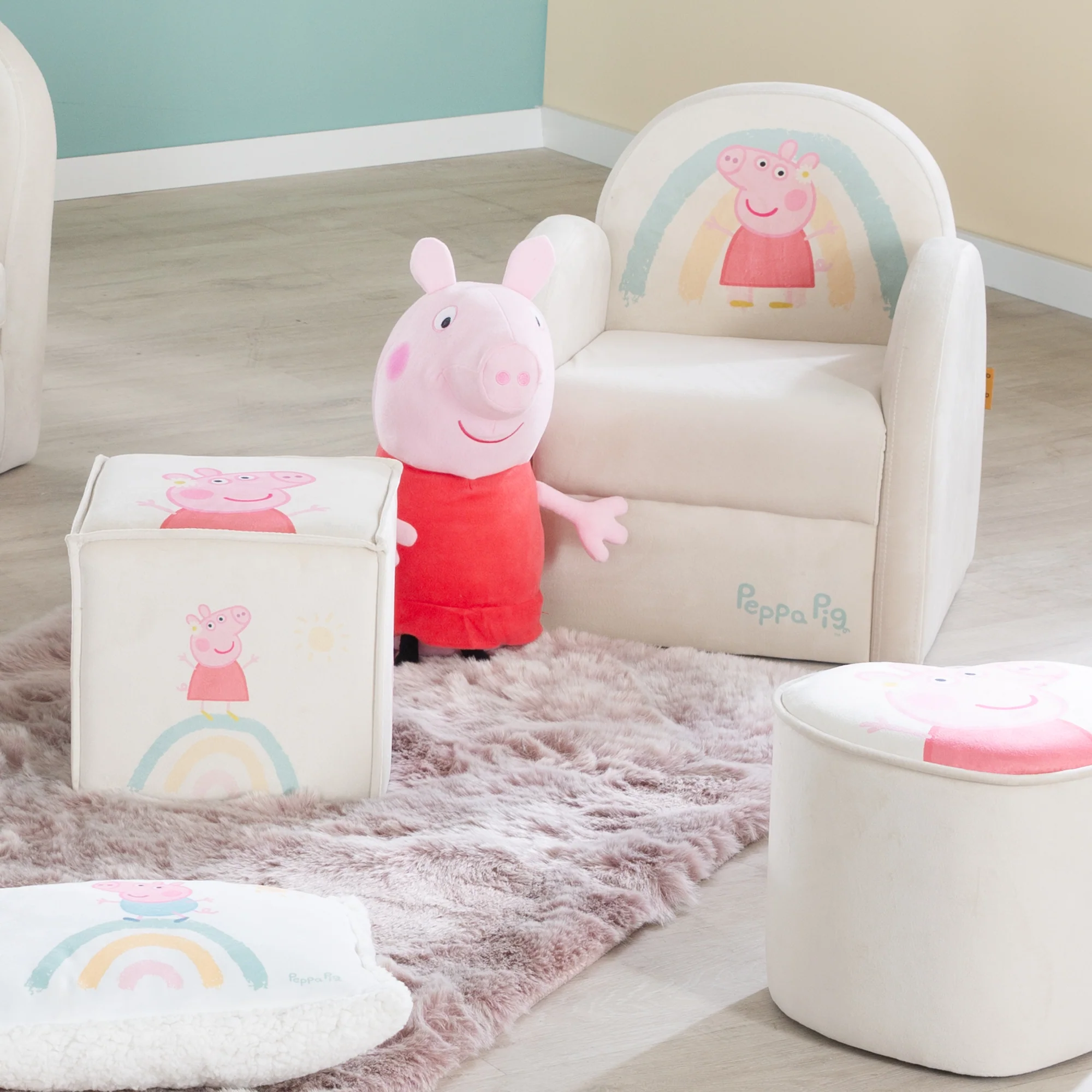 Kindersessel 'Peppa Pig' mit Armlehnen - Samtstoff in Beige mit Peppa Print - Image 5