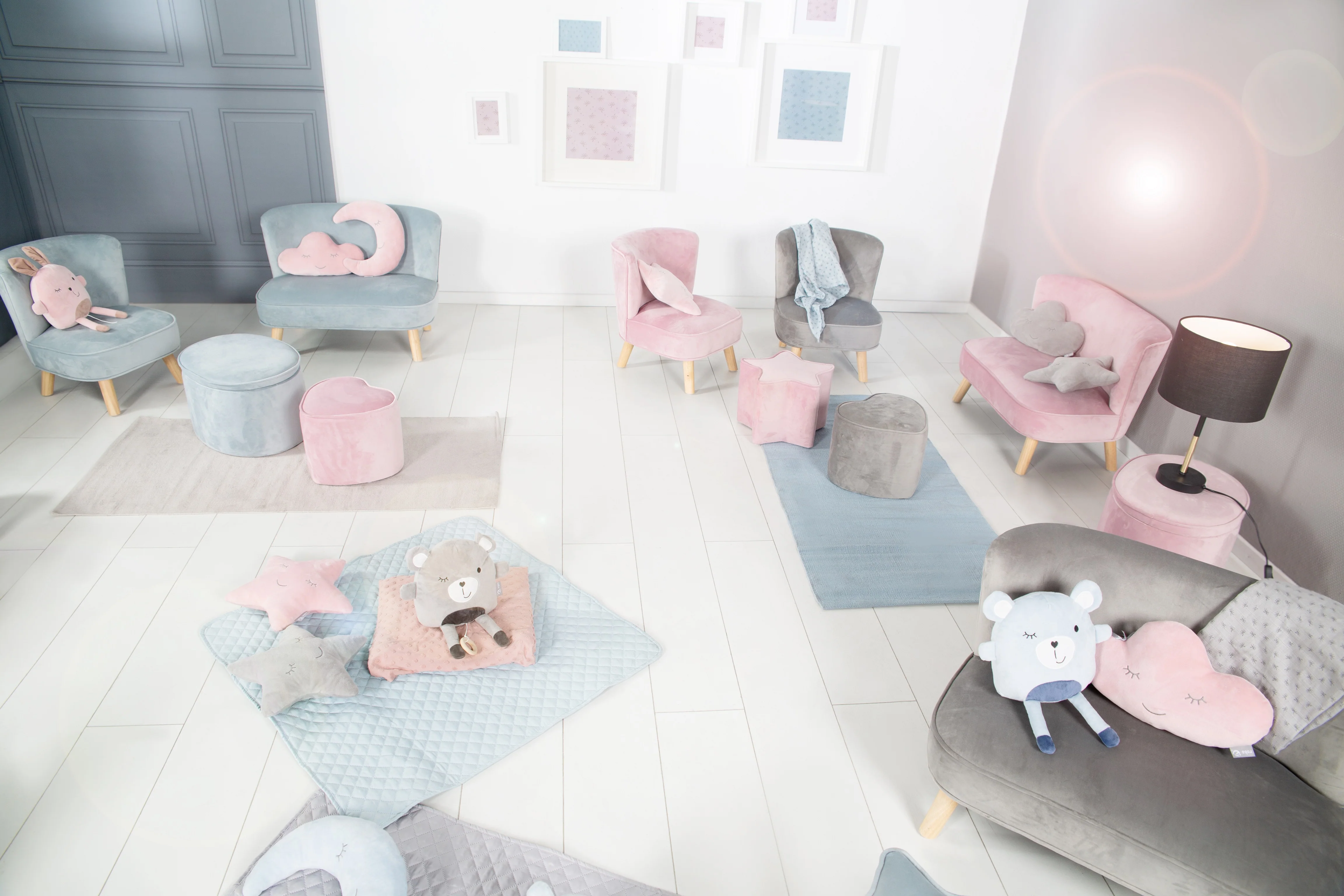 Kinderhocker in Herzform 'Lil Sofa', bequemer Hocker, mit Samtstoff in Sky/Hellblau, Pouf - Image 5