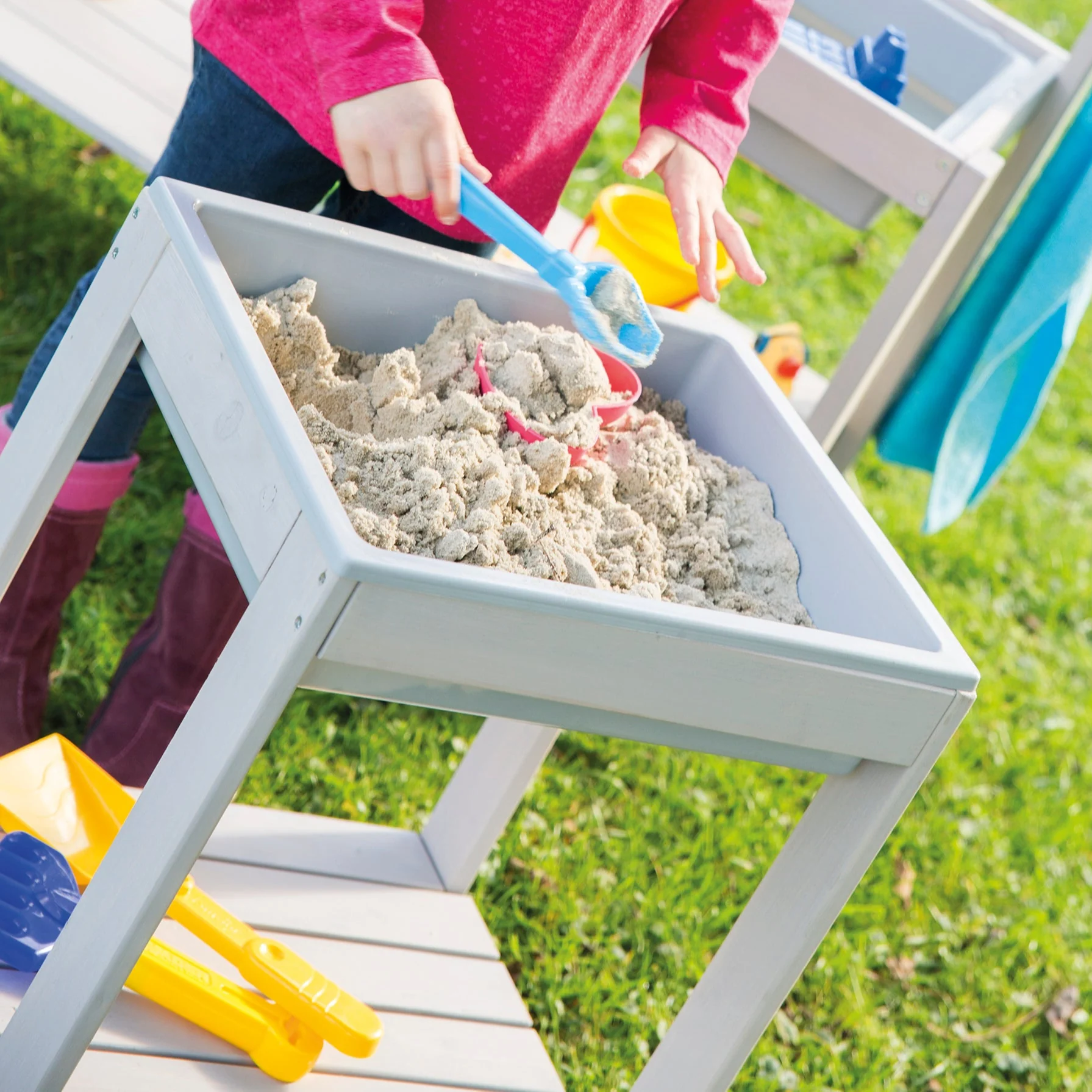 Outdoor+ Spieltisch 'Tiny', wetterfester Massivholz, Sand- & Matschtisch, grau lasiert - Image 7