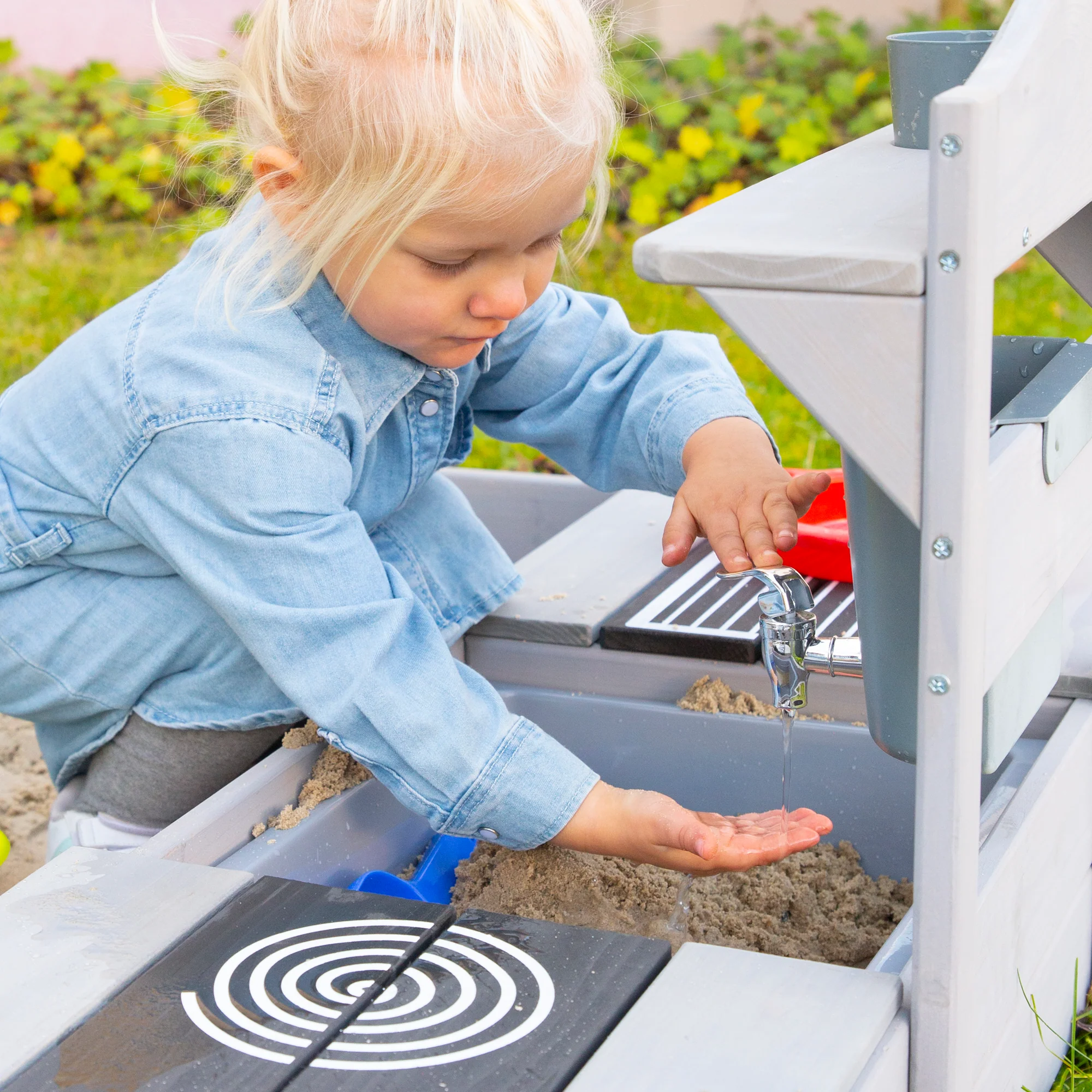 2in1 Balkonsandkasten & Matschküche - FSC®-zertifiziert - Grau lasiertes Massivholz - Image 13