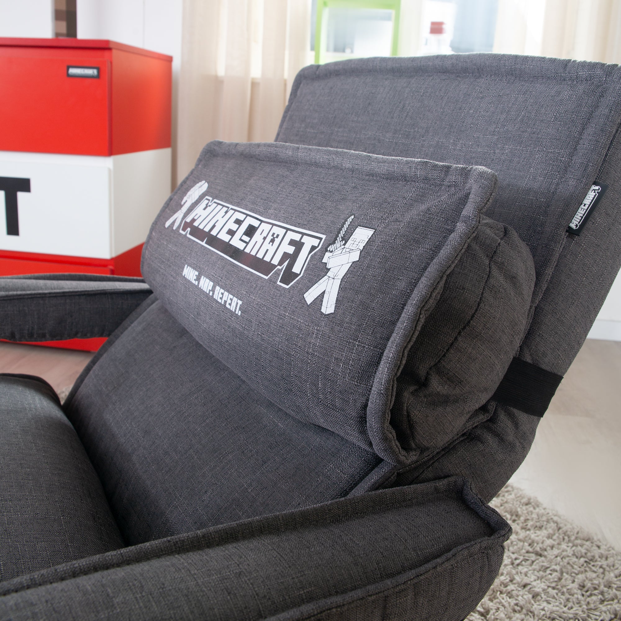Gaming-Sessel 'Minecraft' mit Arm-, Bein- und Nackenstütze - inkl. Tastatur-Halterung - Image 23