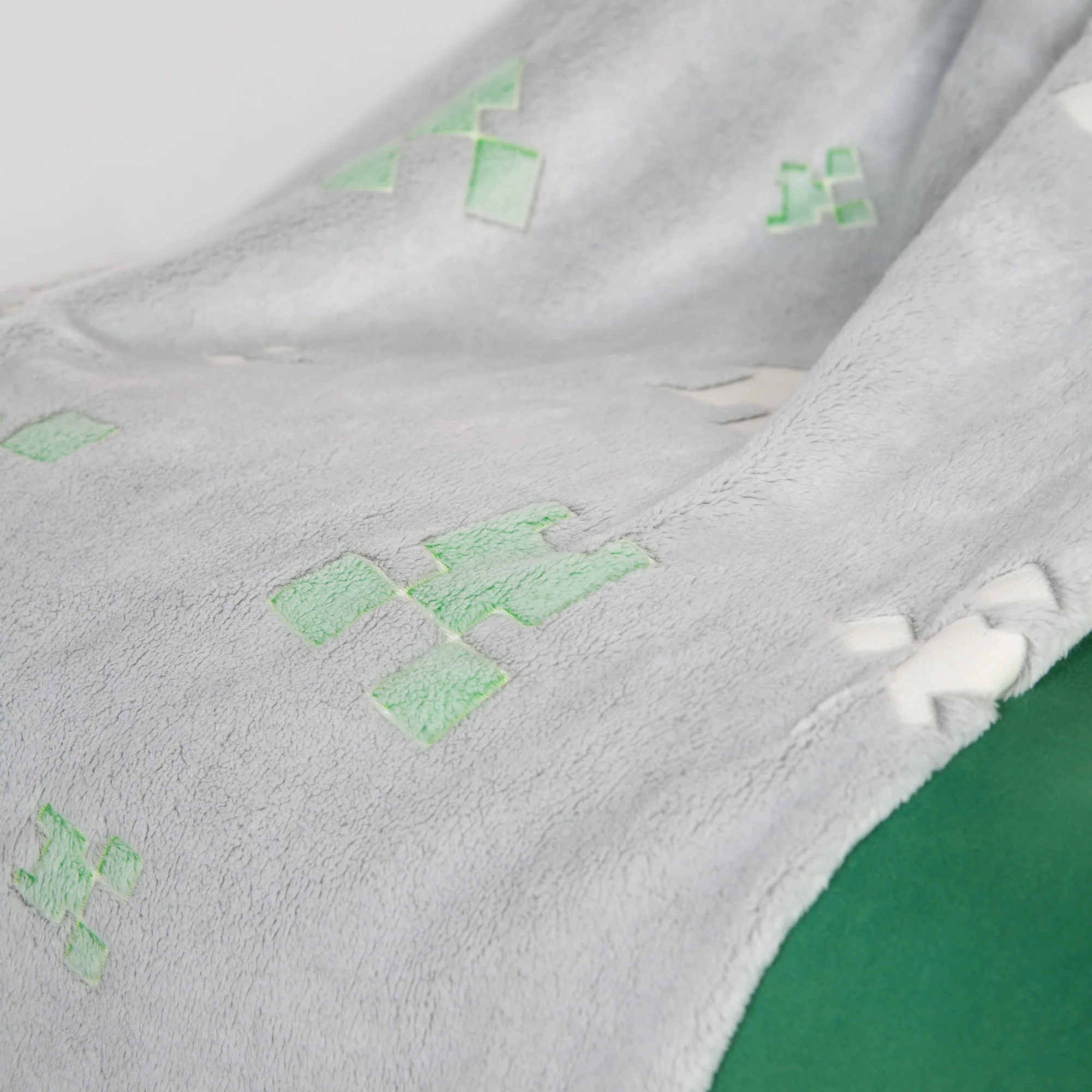 Kuscheldecke 'Minecraft' mit Glow-in-the-Dark-Funktion - Hellgrau / Grün - Image 9