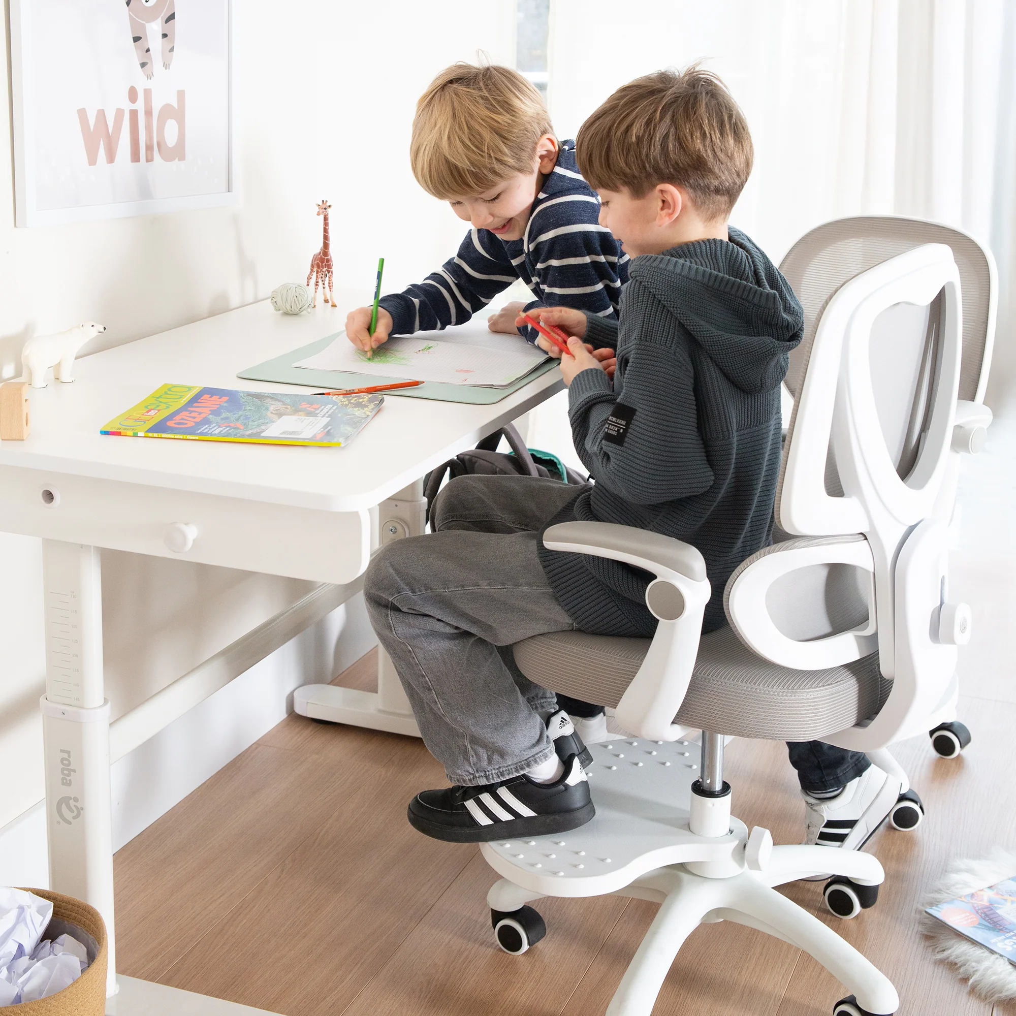 Schreibtisch Basic weiß - Höhenverstellbarer Kinderschreibtisch 62-78 cm - Ergonomischer Tisch für Kinderzimmer & Jugendzimmer - Ohne Schublade - 110x60 cm - Modernes Design - Stabil & Pflegeleicht - Image 9