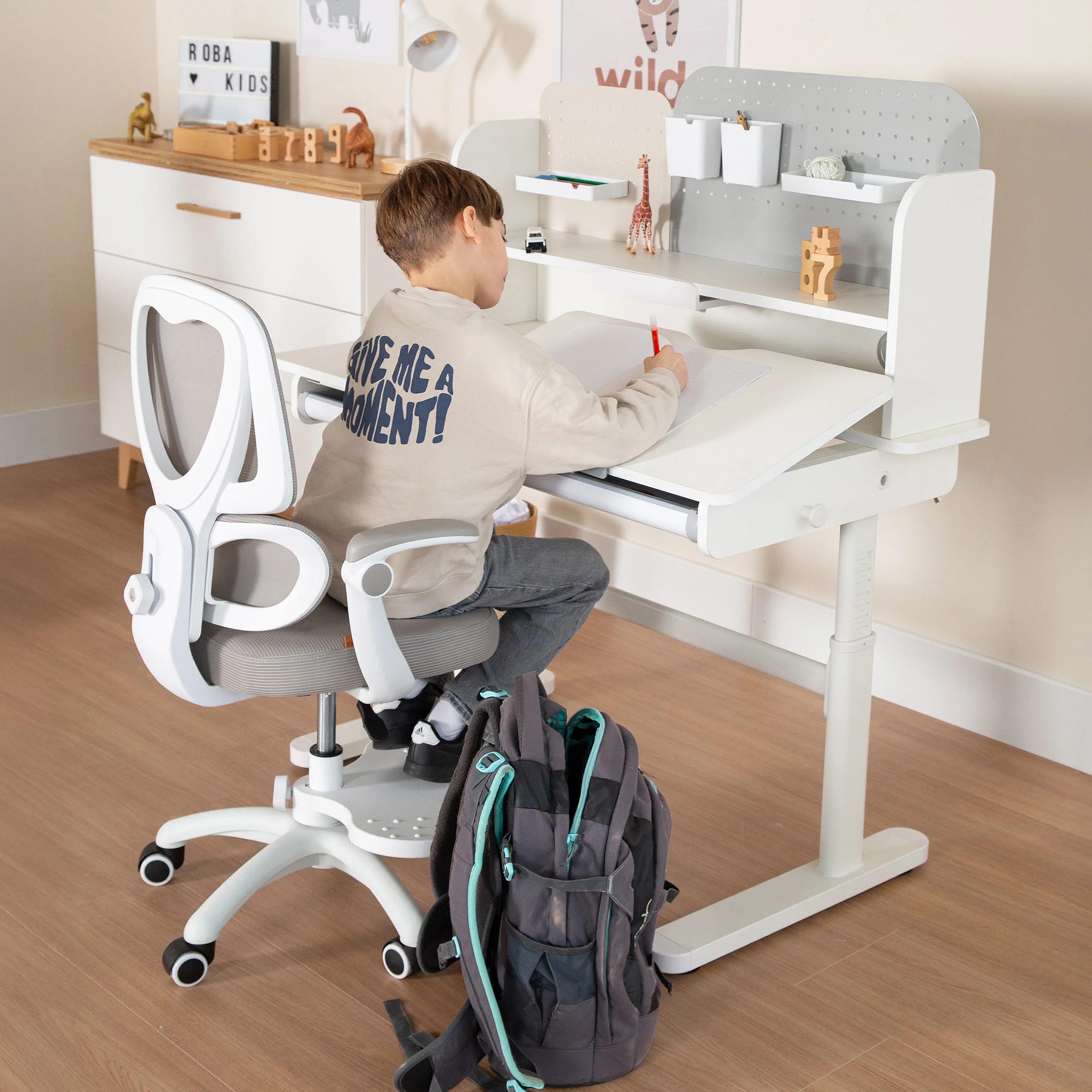 Schreibtisch teilneigbar mit Schublade weiß - Höhenverstellbarer Kinderschreibtisch 62-78 cm - Rechte Tischhälfte neigbar - Mit Stauraum & ergonomischer Arbeitsfläche - 110x60 cm - Kinder & Jugendliche - Modern & Stabil - Image 20