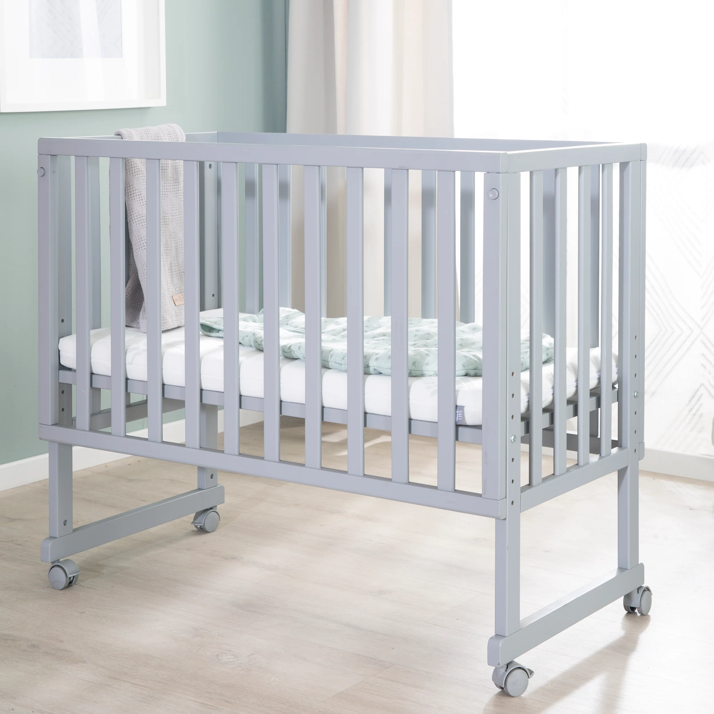 Stuben- & Beistellbett 3in1 mit Barriere + Matratze - Holz taupe - Image 6