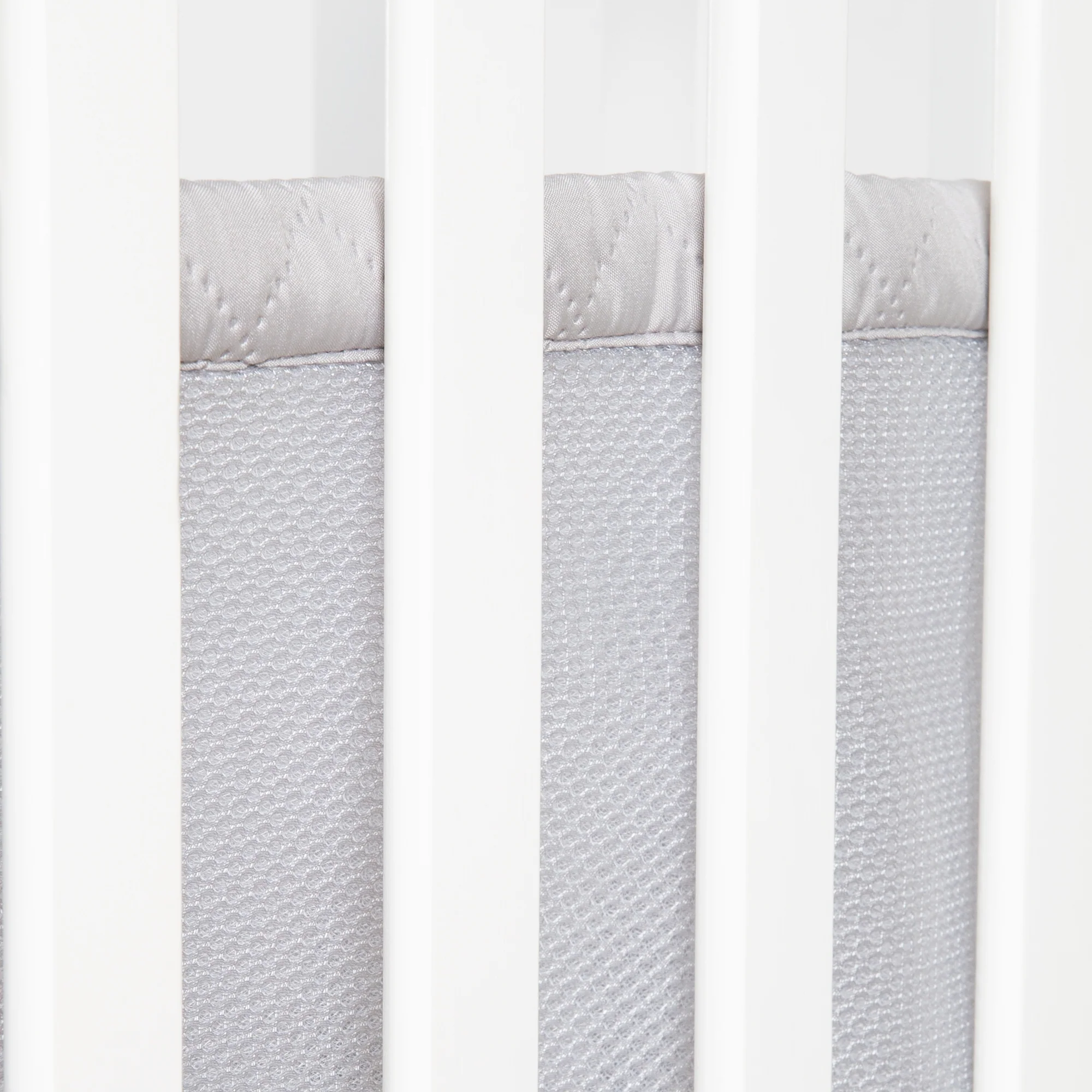2in1 Beistellbett 'roba Style' inkl. Matratze 45x90, Mesh-Nestchen & Barriere - Holz weiß - Image 7